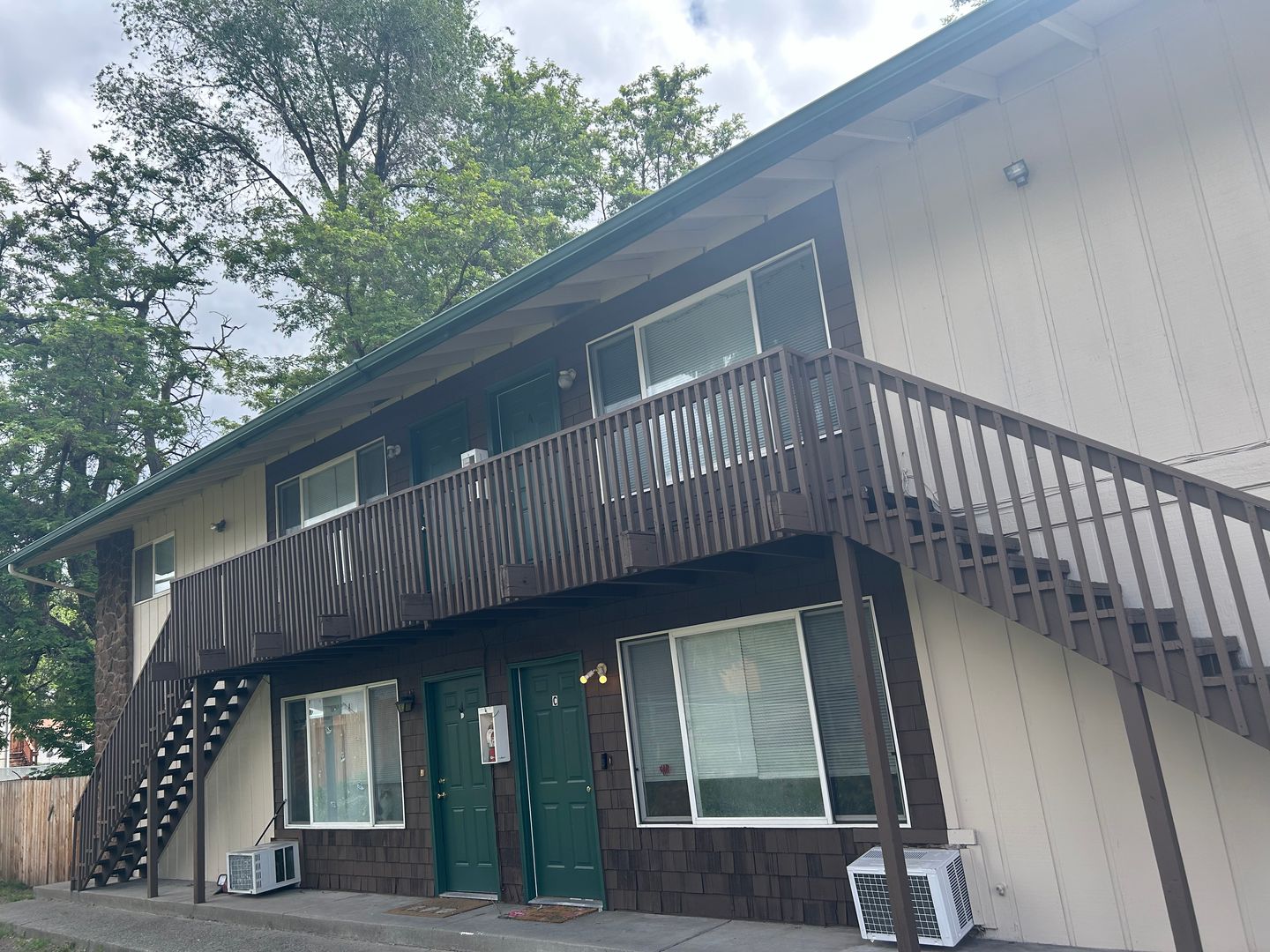 Yakima Apartment: 1403-1407 S. 18th Avenue