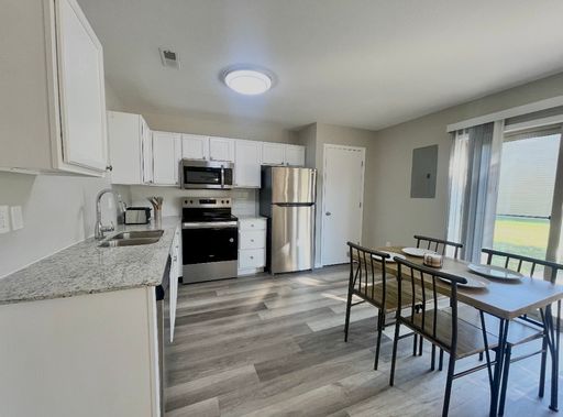 Coming Soon: Newly Renovated 3-Bedroom Townhome - Move-In Special: 50% Off Rent During Your First Full Month! – photo 1