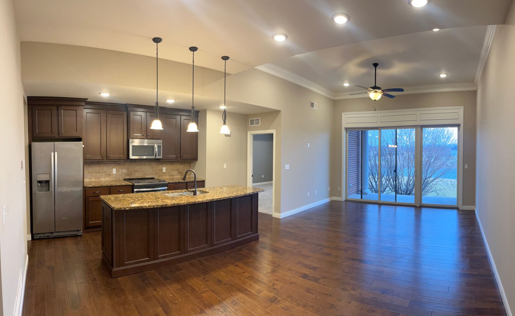 Columbia Apartment: 1616 Residence Dr