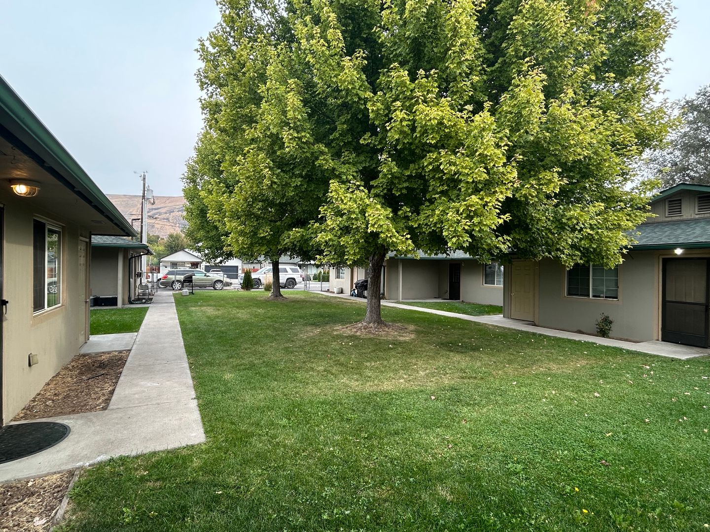 Yakima Apartment: 306-310 E. "S" Street