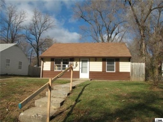 Kansas Ctiy House: 4822 Woodend Avenue