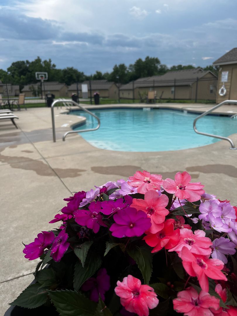 Columbia Townhome: 136 E Old Plank Rd