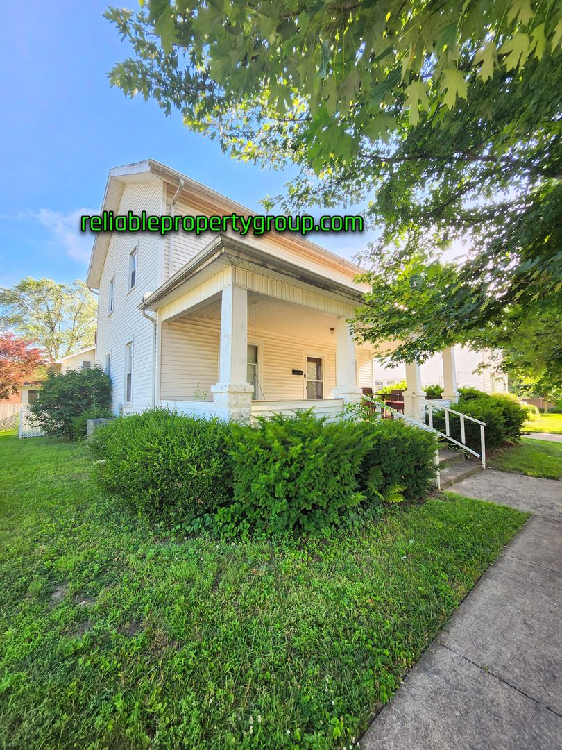 Auburn Apartment: 113 E 3rd St