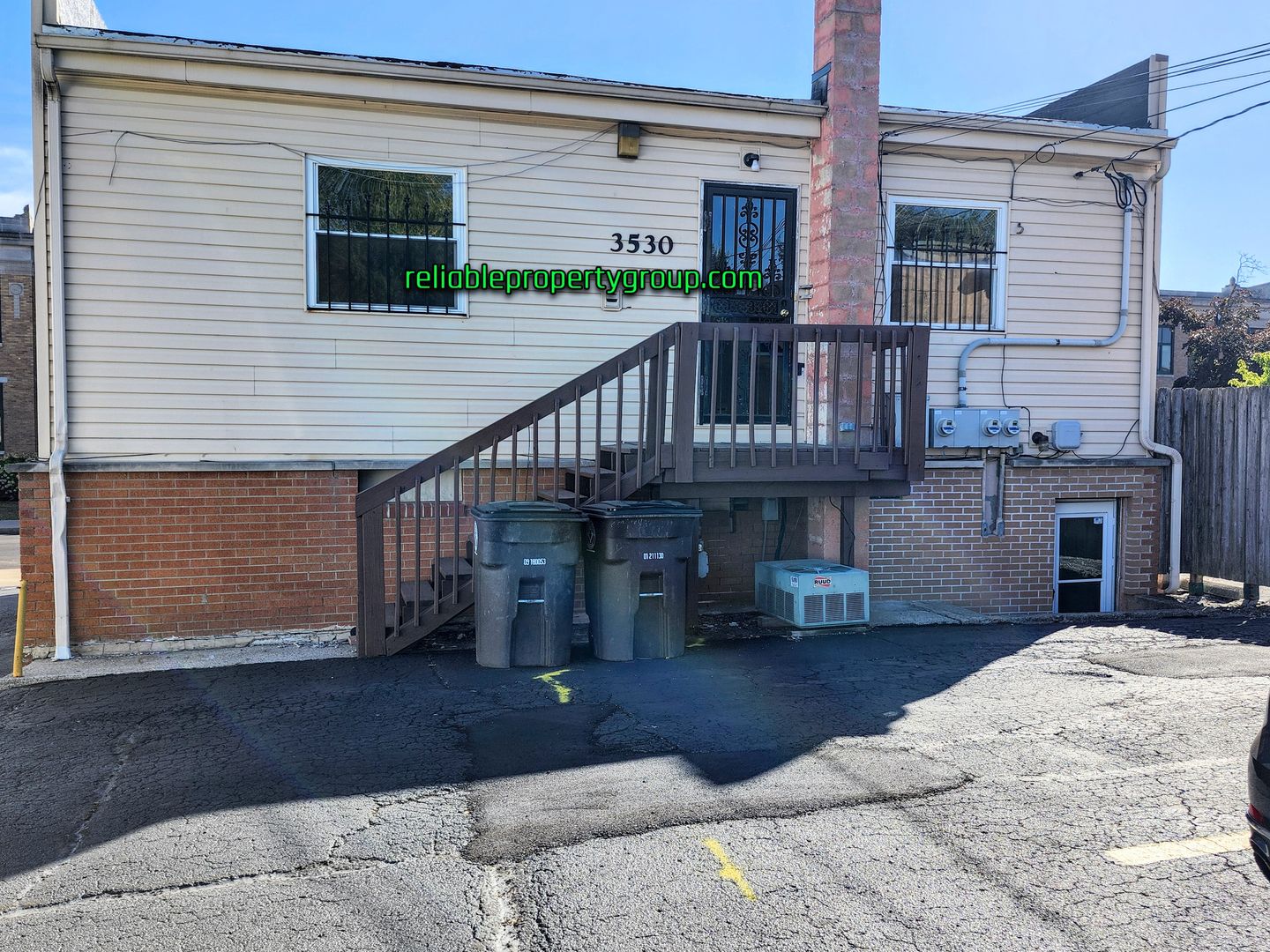 Fort Wayne House: 3530 1/2 S Calhoun St