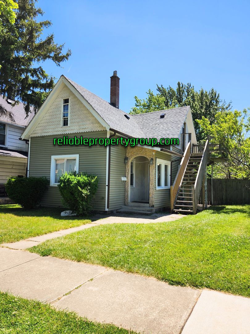 Fort Wayne Apartment: 436 E Taber St