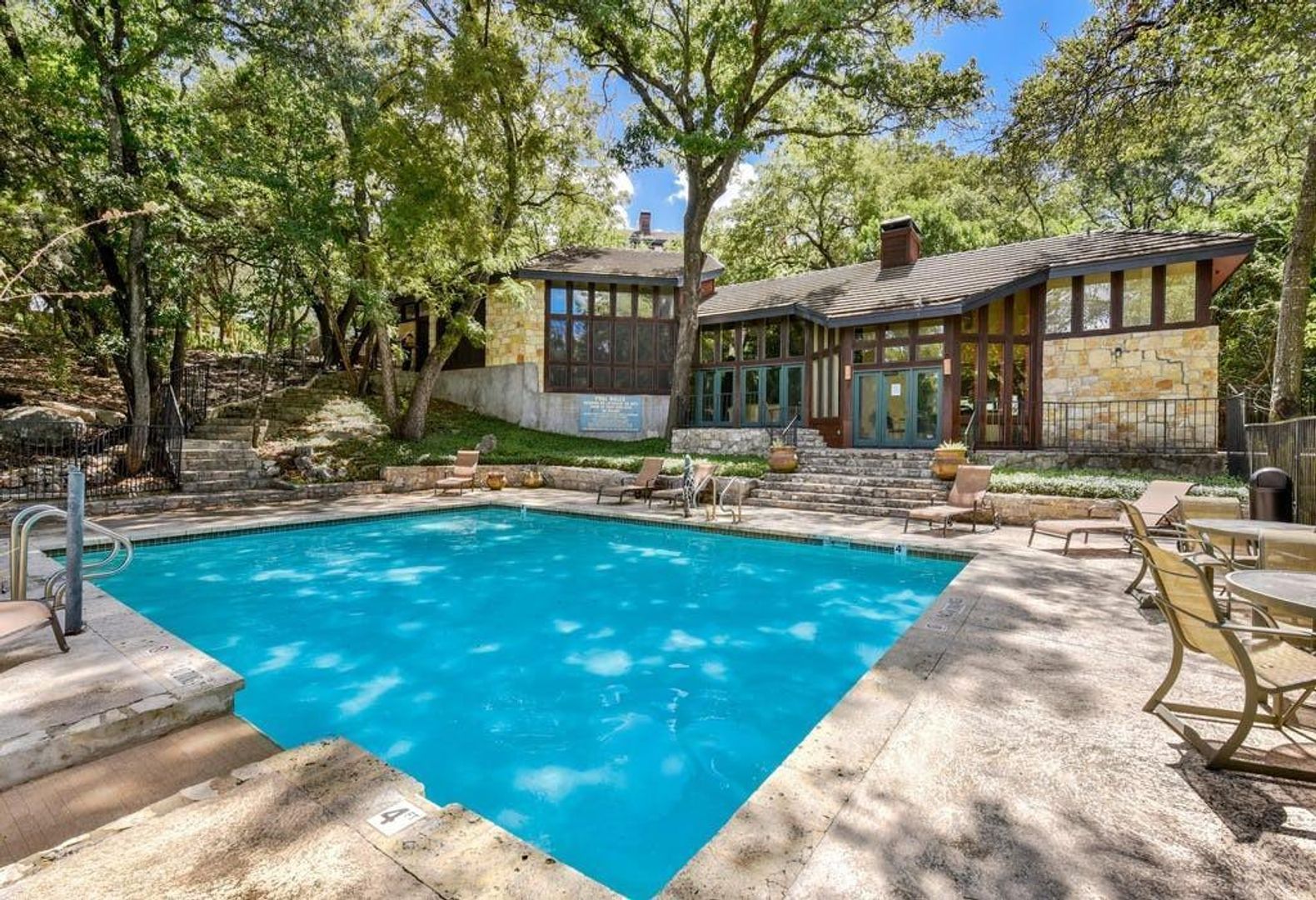 Austin House: 4711 Spicewood Springs Road