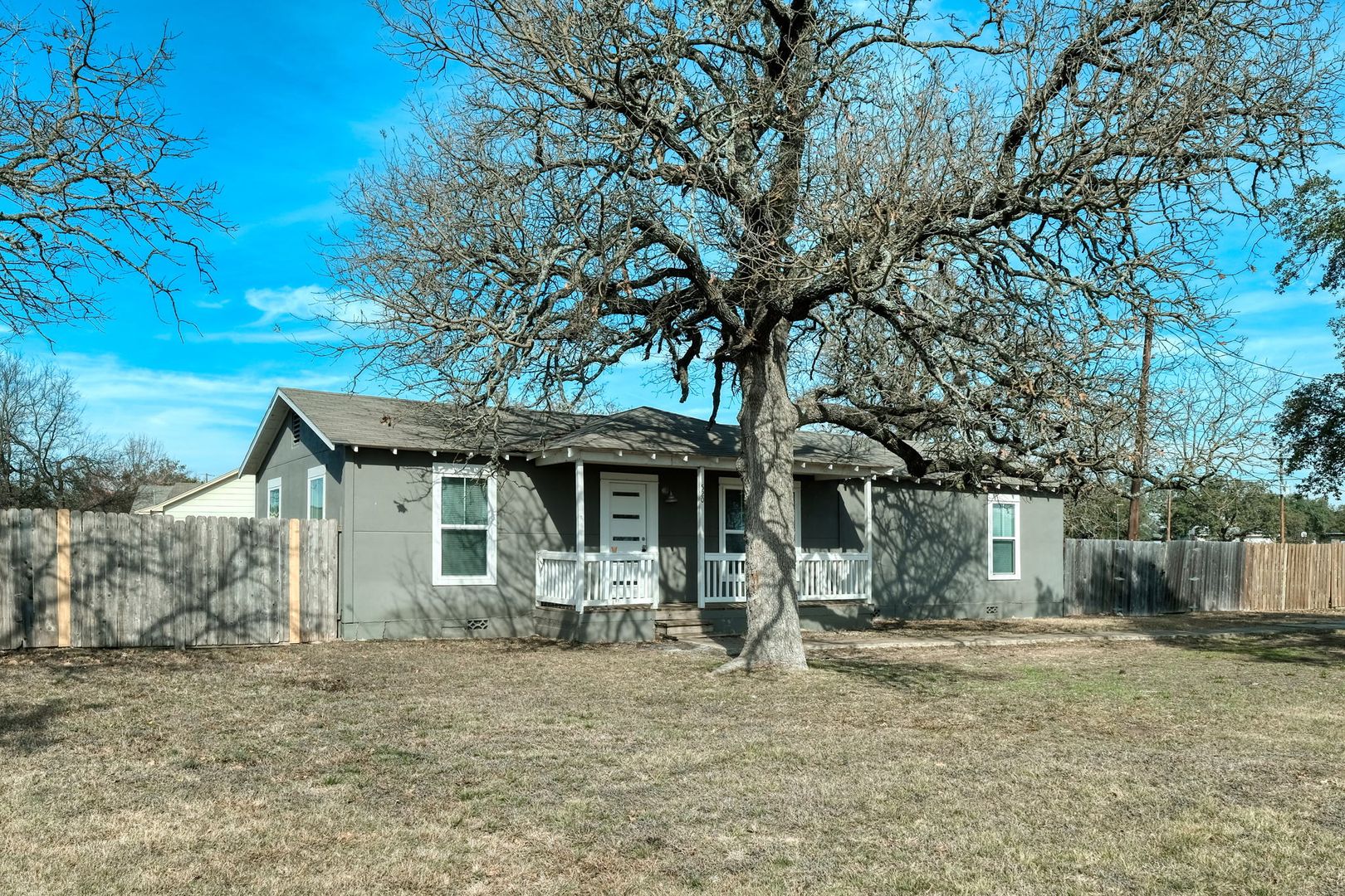 Bertram House: 520 W FM 243