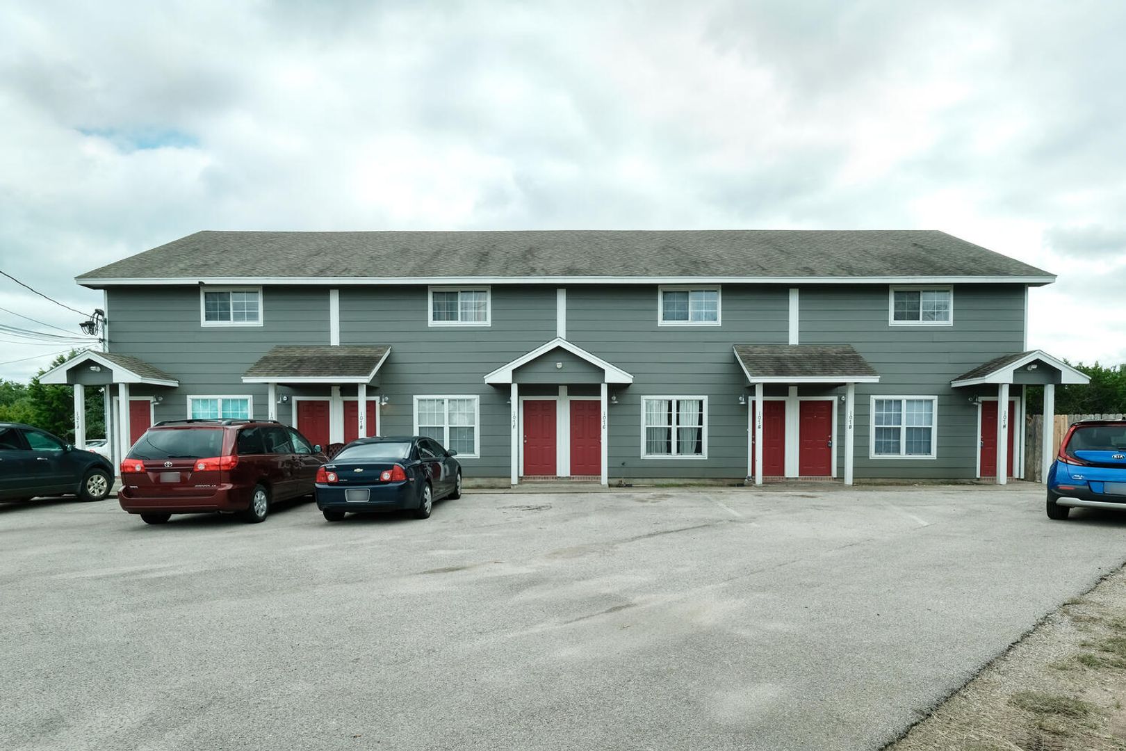 Bertram Apartment: 107 Castleberry Ct