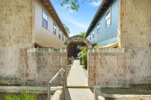 2319 Greenfield Pkwy - 210 – photo 1