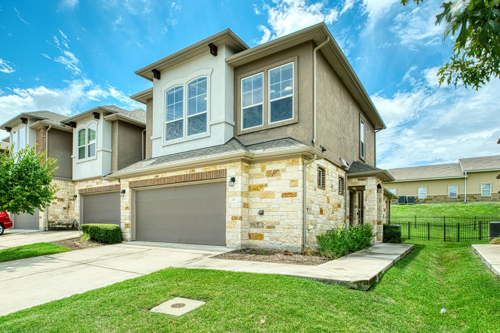Pflugerville House: 201 Homily Dr