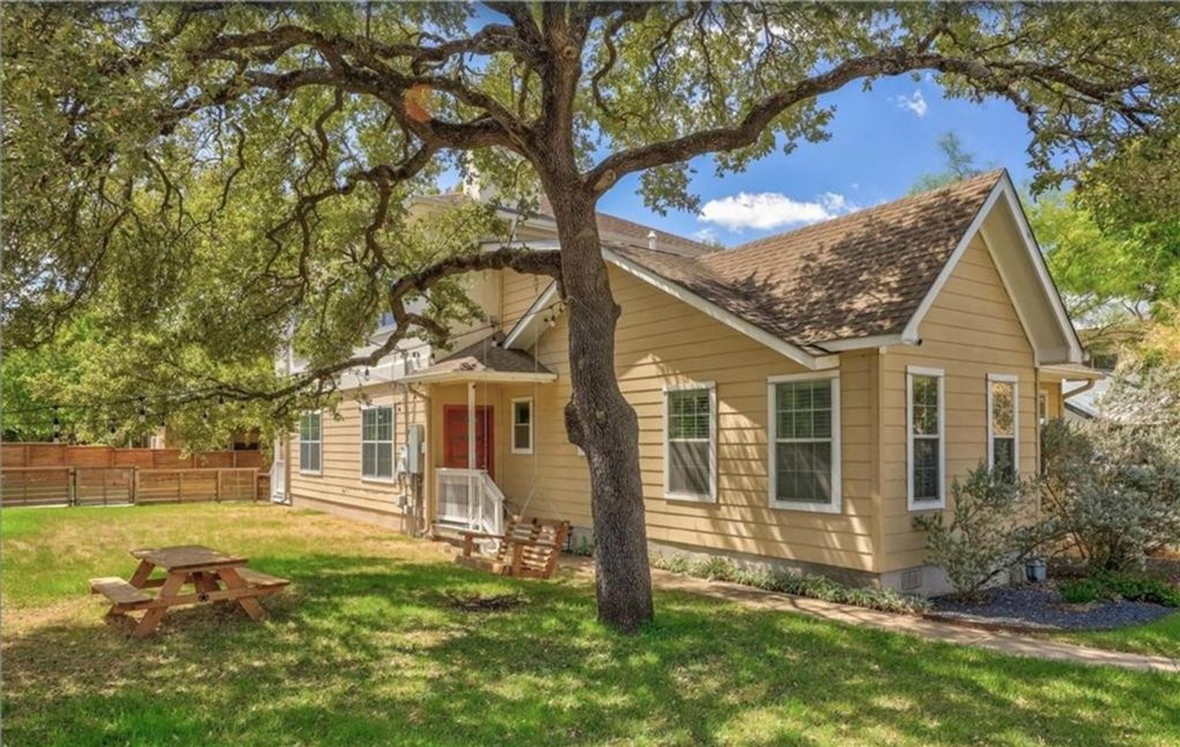 Austin Apartment: 901 W Mary Street