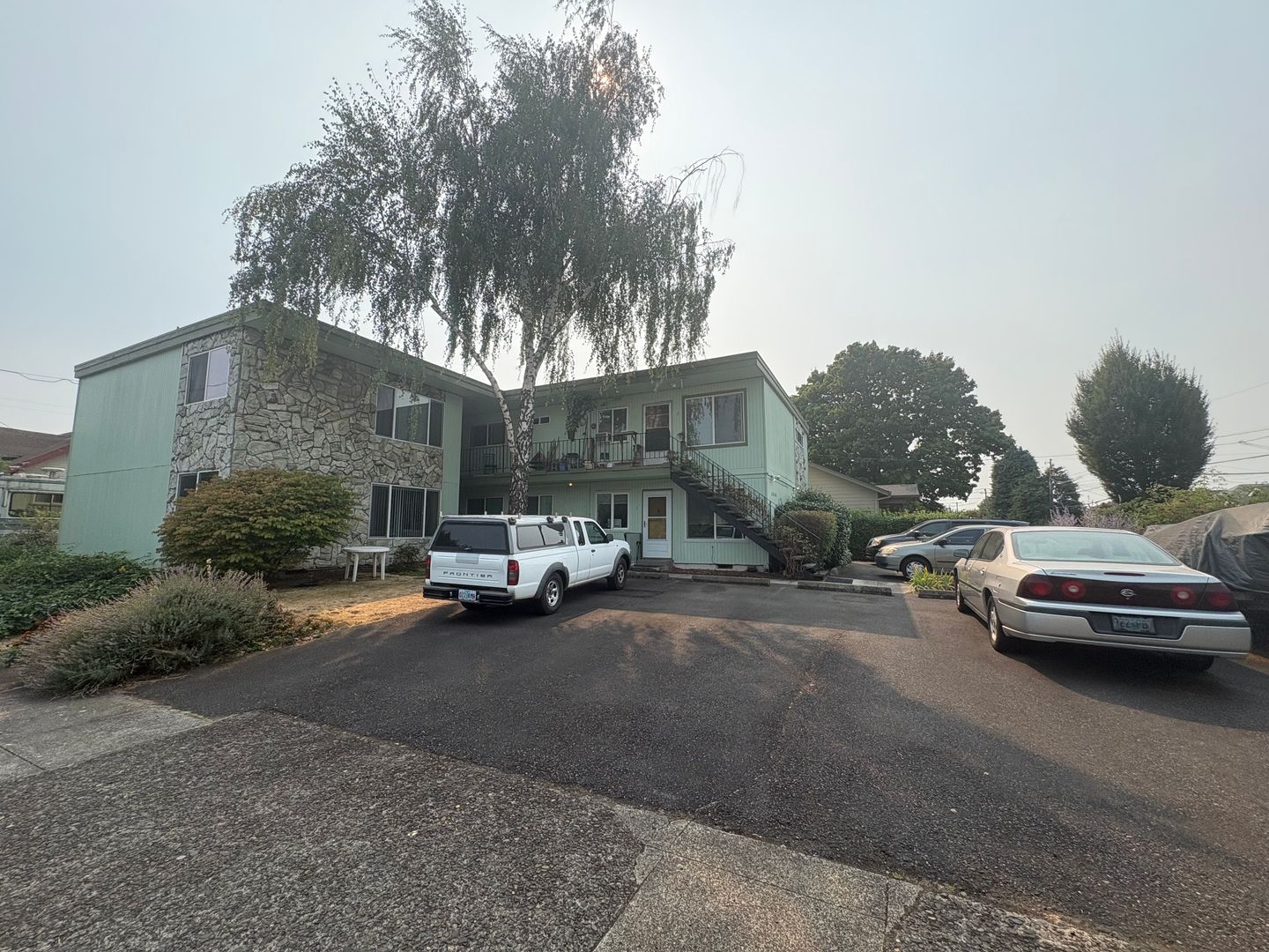 Portland Apartment: 5330 Southeast Lafayette St.