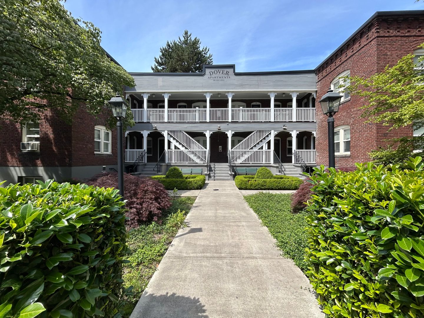 Portland Apartment: 1830 NW 24th Place