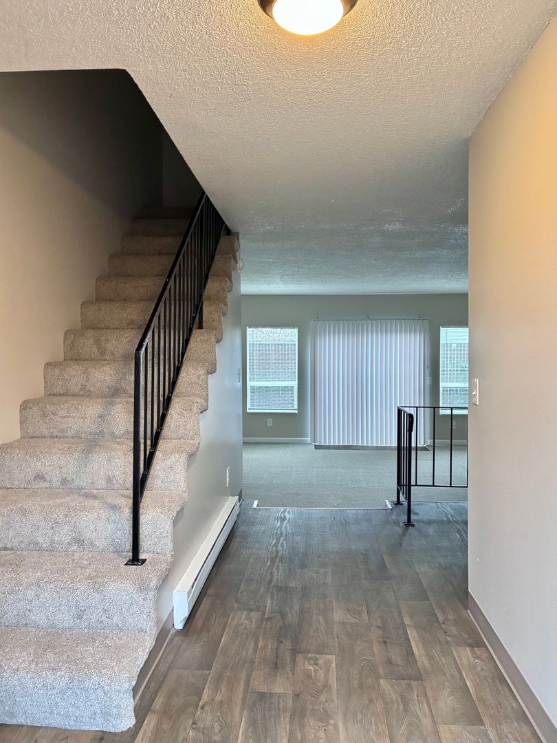 Canby Apartment: 545- 625 N Pine St.