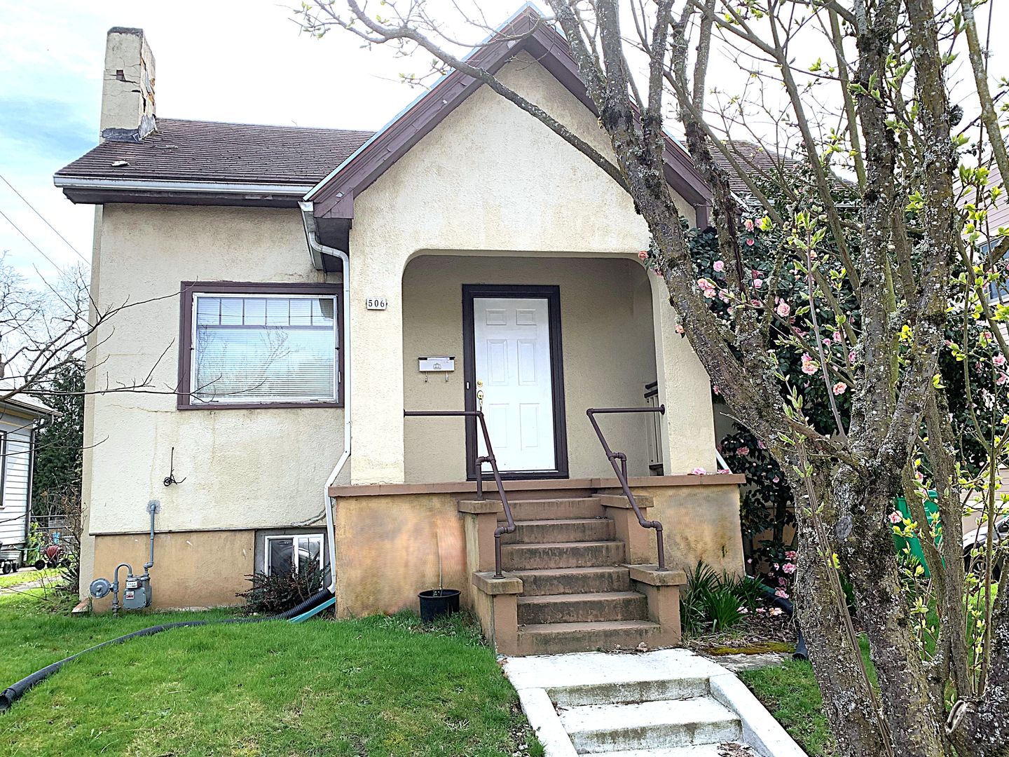 Portland House: 506 NE Russell St