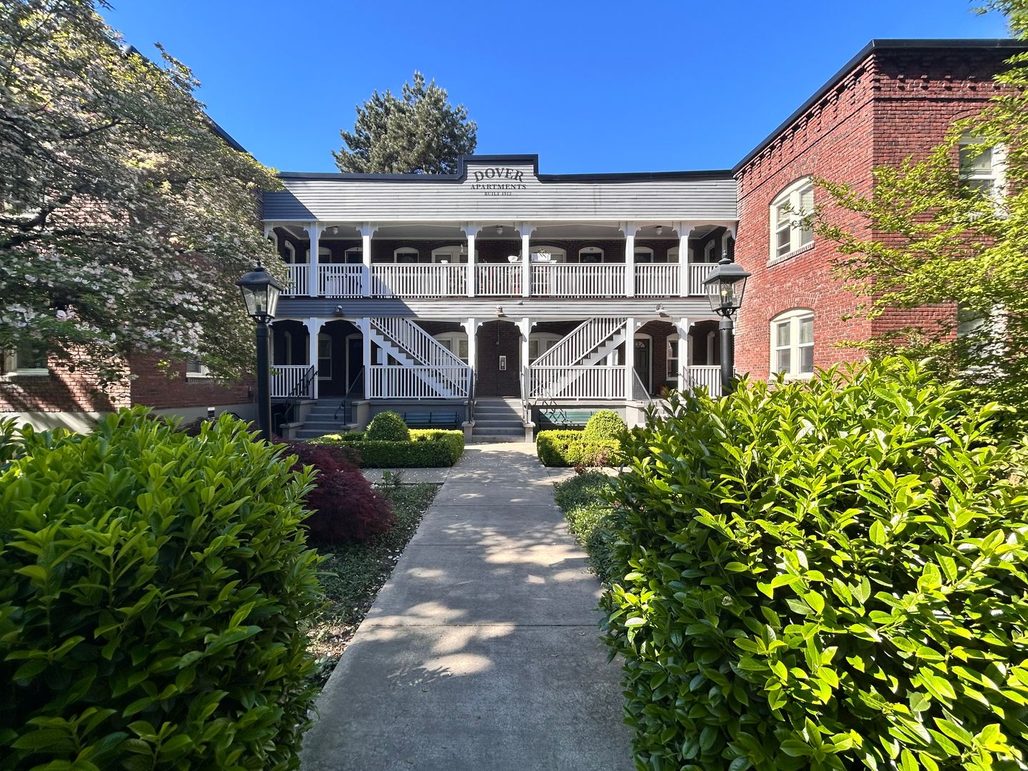 Portland Apartment: 1830 NW 24th Place