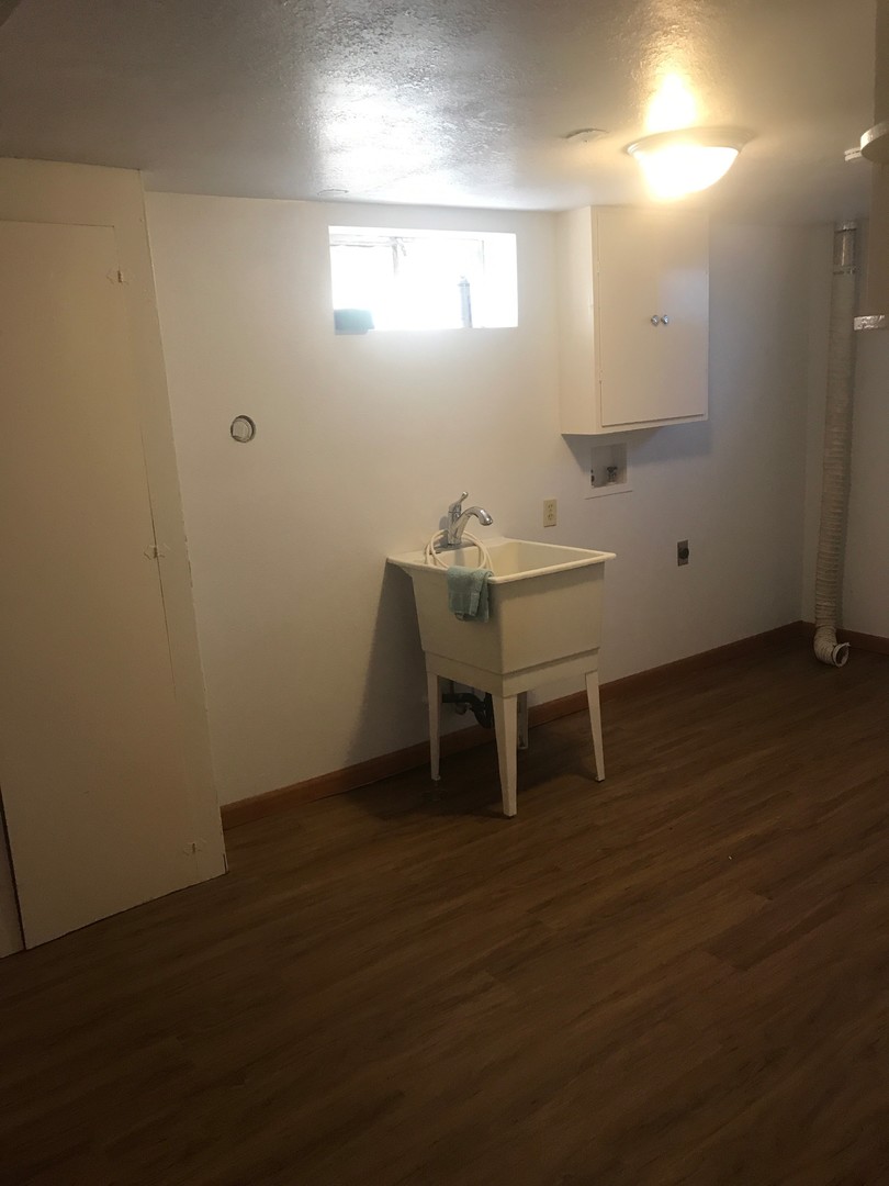 Laundry room at williams
