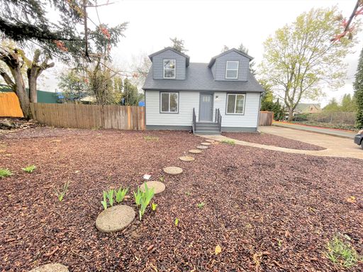 Remodeled 4 bedroom, 2 bath house, trilevel home – photo 1