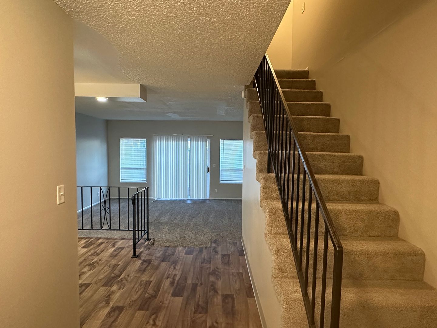 Canby Apartment: 545- 625 N Pine St.