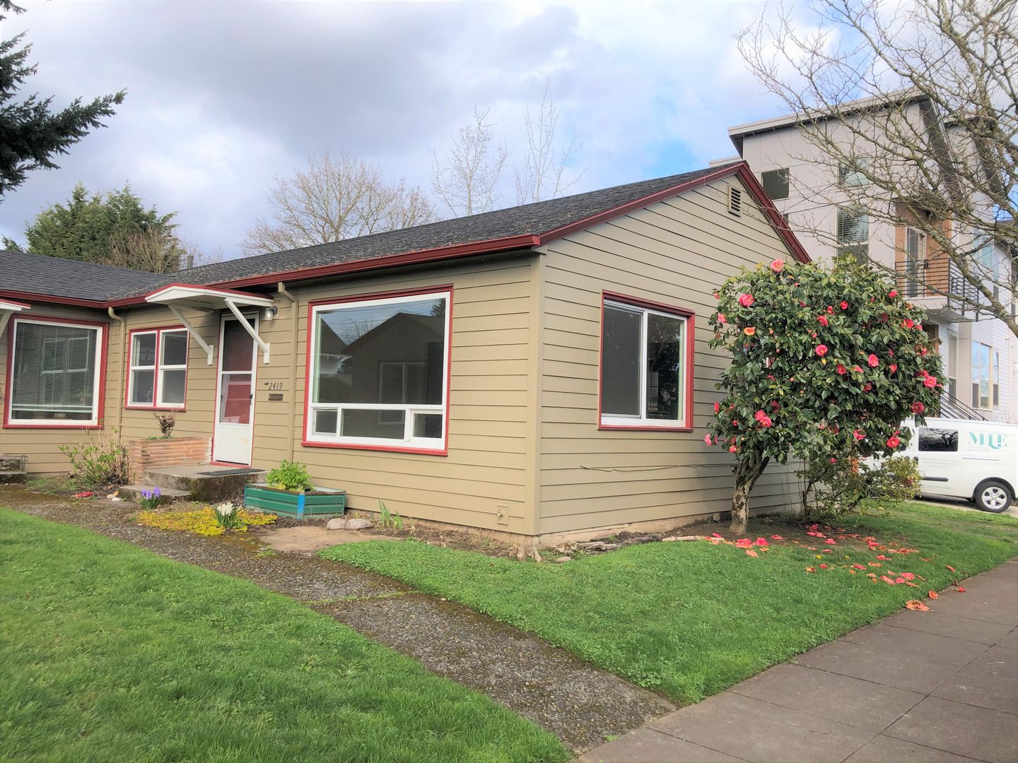 Portland Apartment: 2405-2419 NE Sumner St.