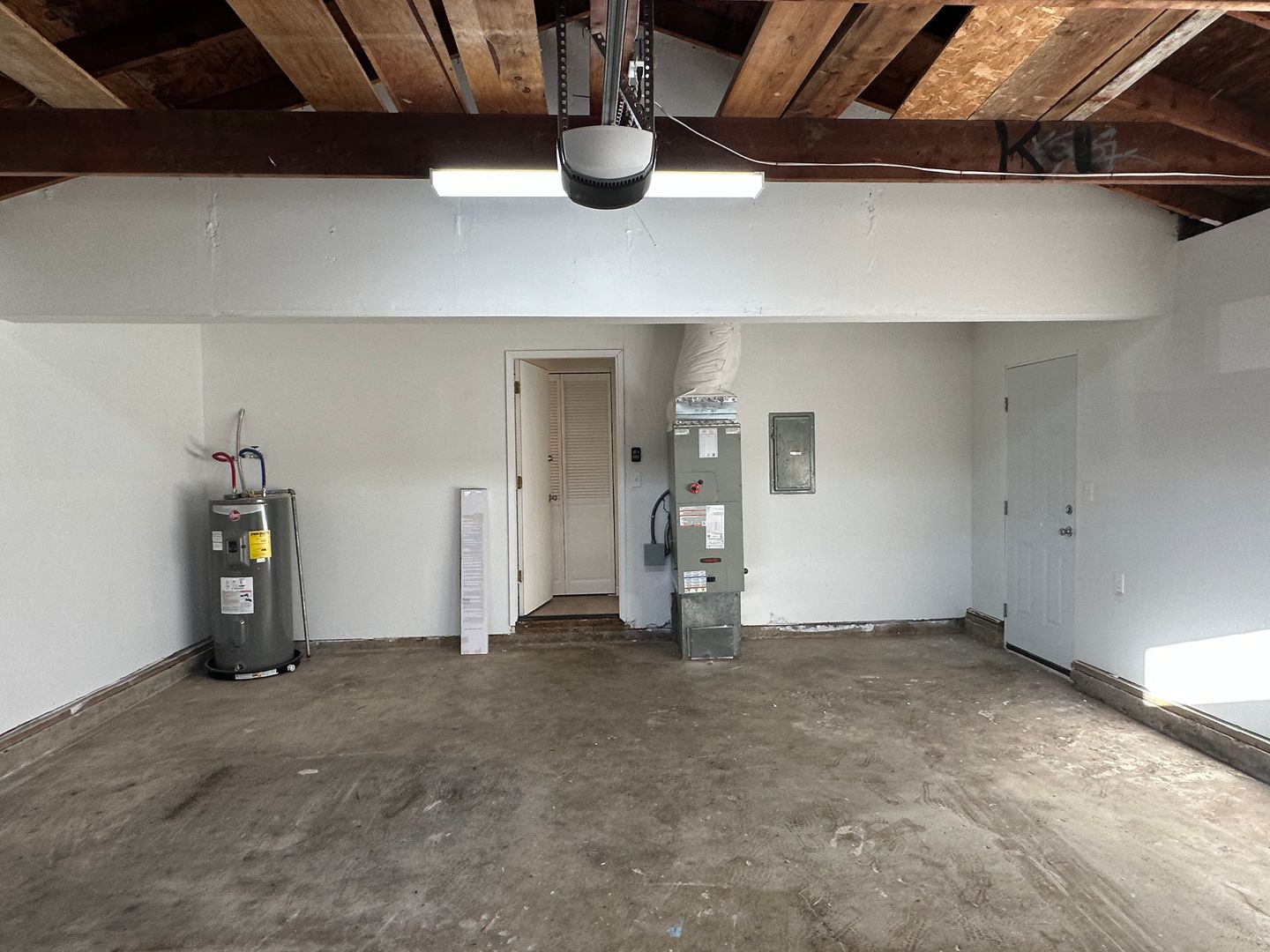 Aloha House: 19505 SW Sharoaks Drive