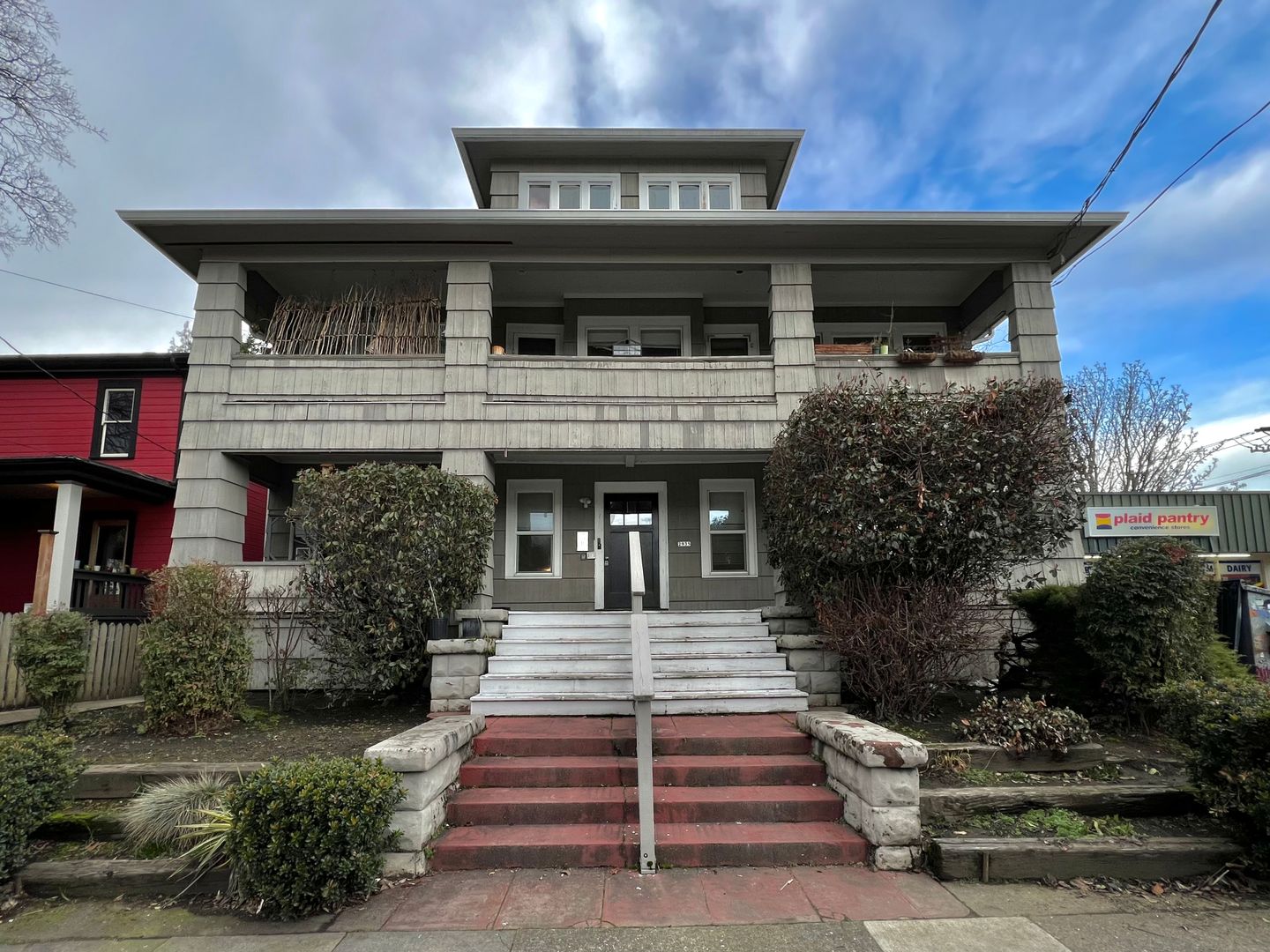 Portland Apartment: 2935 SE Belmont 1-8