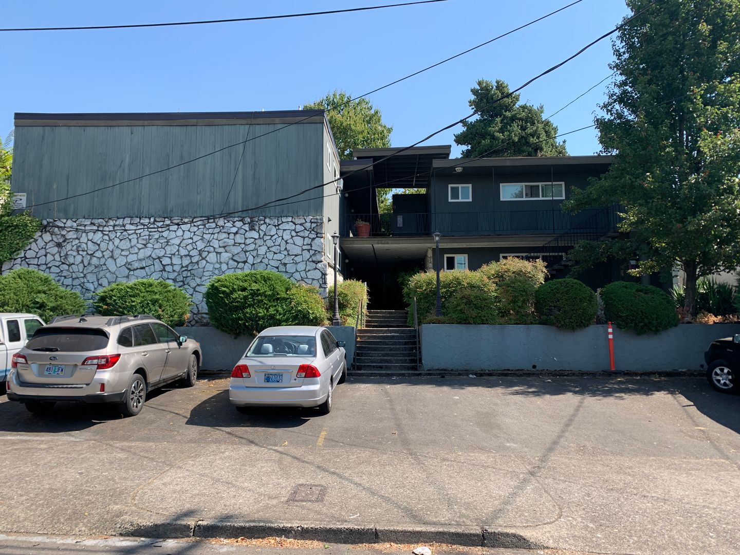 Portland Apartment: 4321-4331 & 4342 1-8 SE 27th Ave.