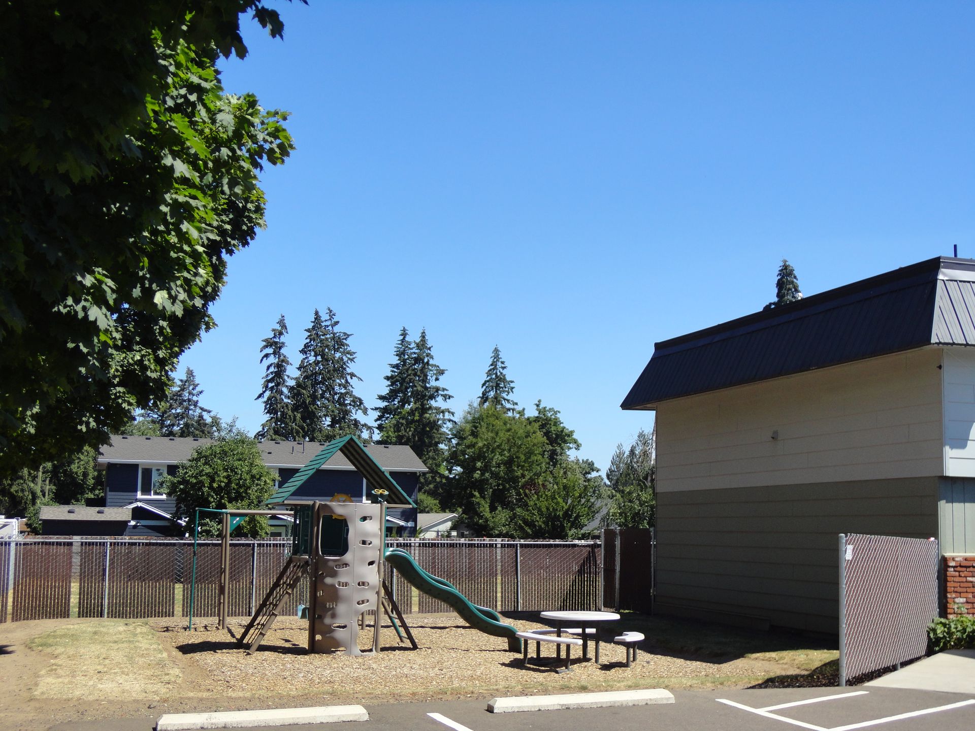 Canby Apartment: 575 N Pine St.