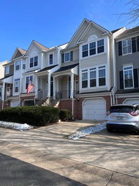 Lowes Island Townhome Neary 2000SqFt with Garage – photo 1