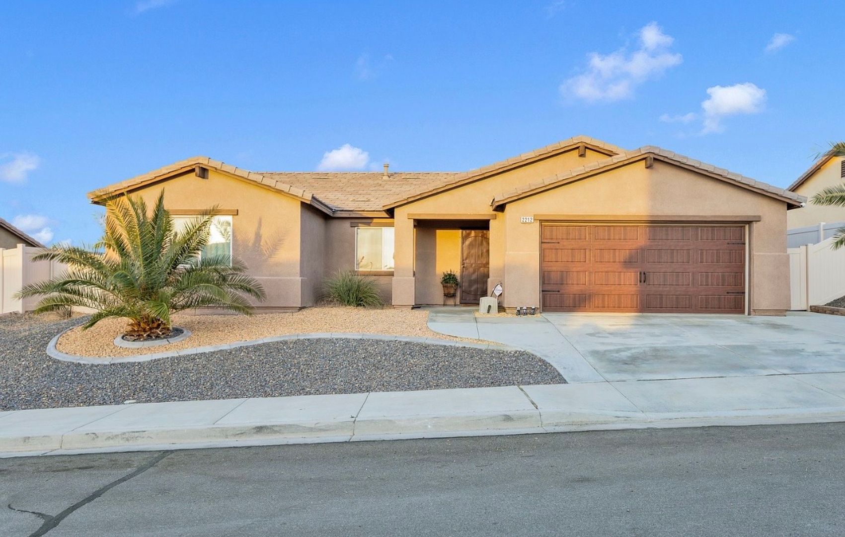 Barstow House: 2212 Falcon Dr