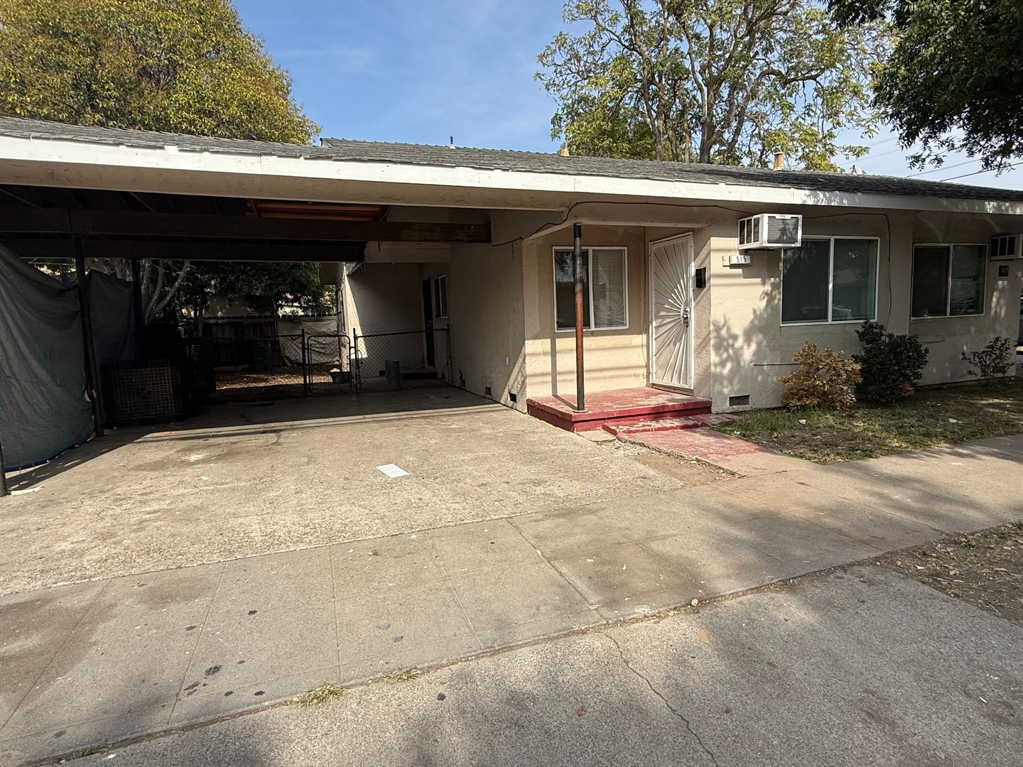 Stockton House: 515 E 4TH St