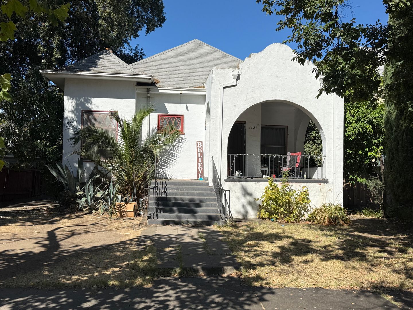Stockton Apartment: 1123 N Commerce St