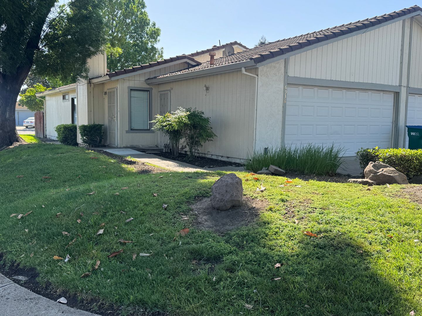 Stockton House: 6936 Village Green Dr