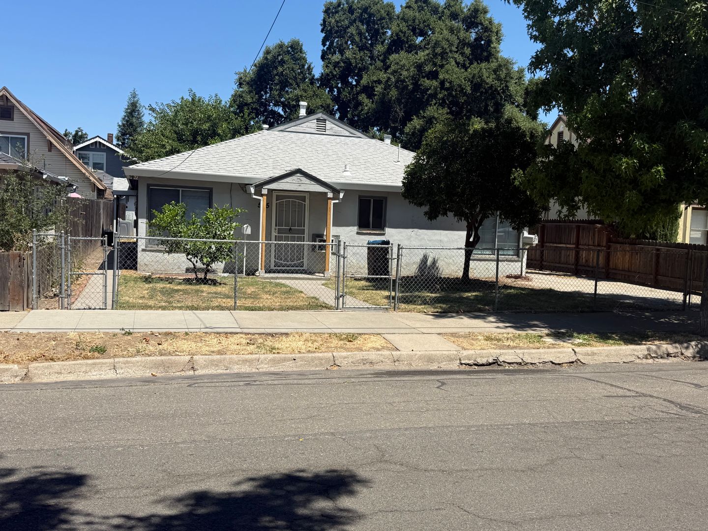 Stockton Apartment: 535 W Rose St