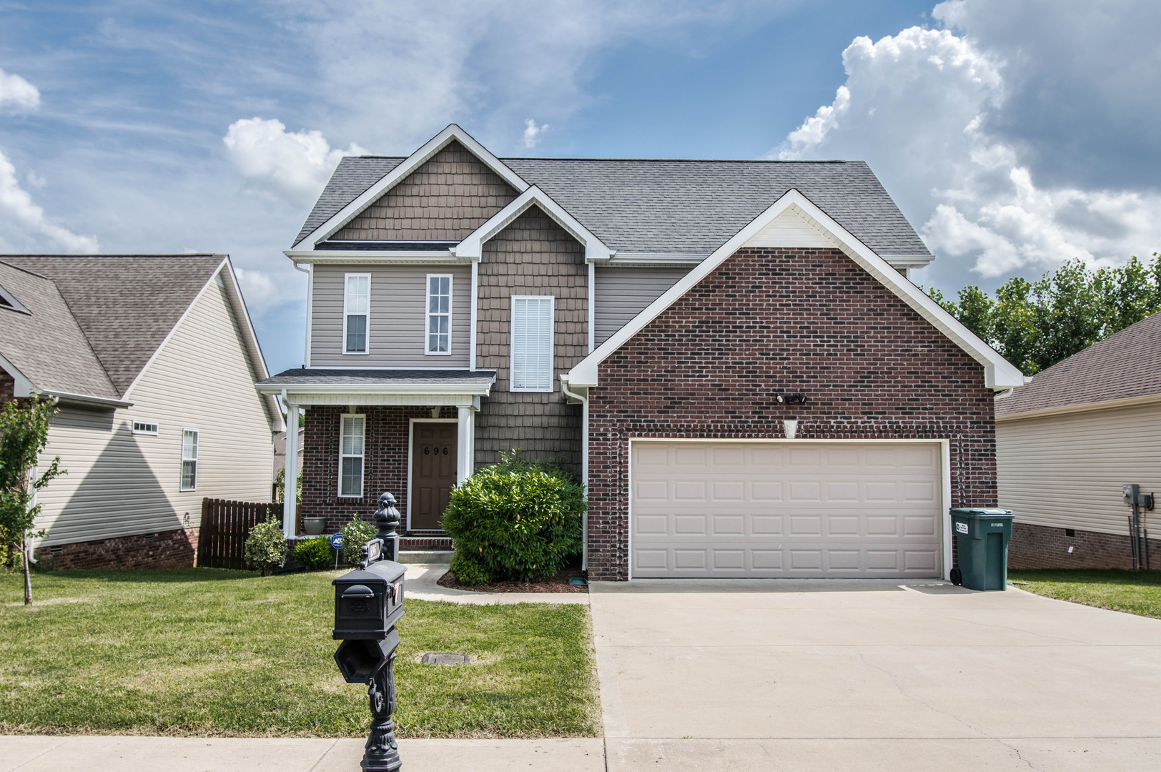 Clarksville House: 696 White Face Drive