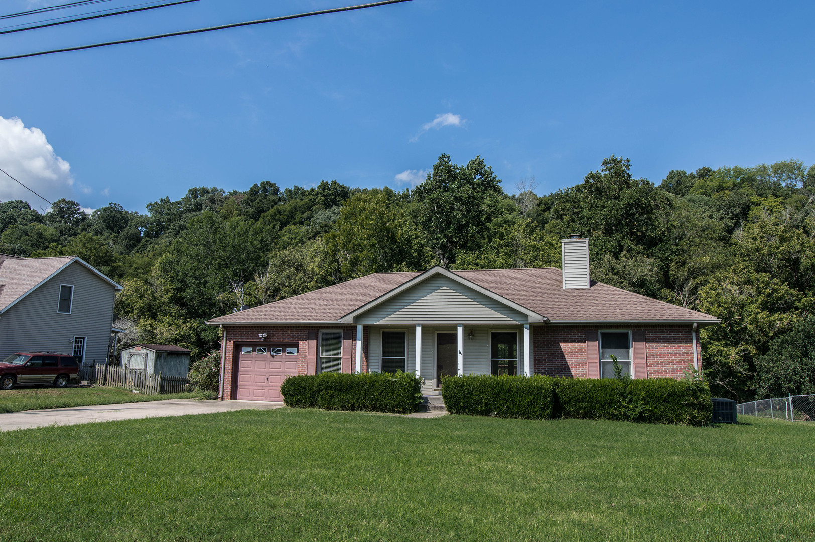 Clarksville House: 3416 Clearwater Drive