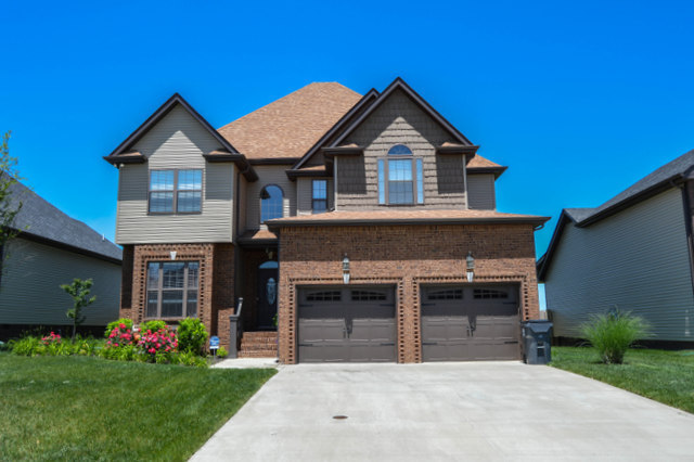 Clarksville House: 1900 Apache Way