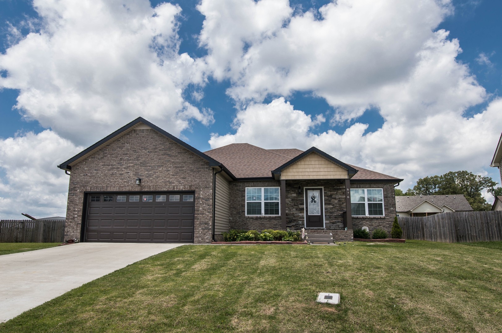 Clarksville House: 676 Crestone Lane