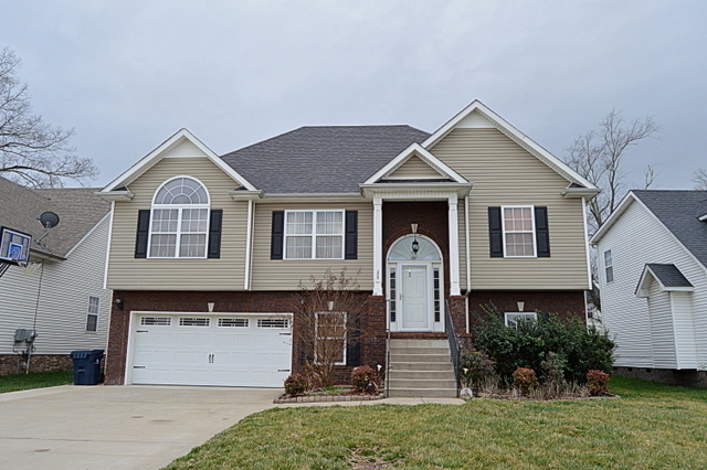 Clarksville House: 2948 Brewster Drive