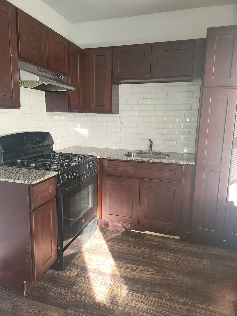 Allentown Apartment: 923 Hamilton Street