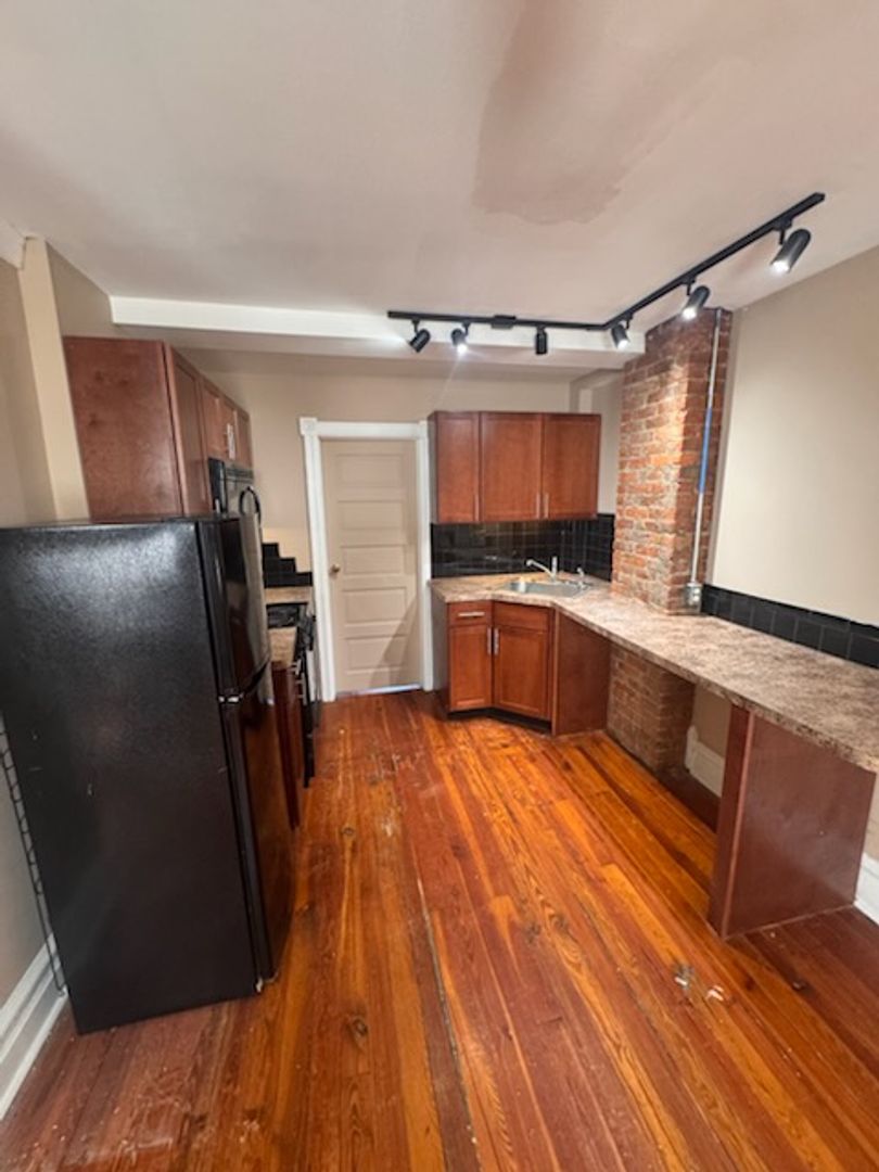 Allentown Apartment: 1424 Chew Street