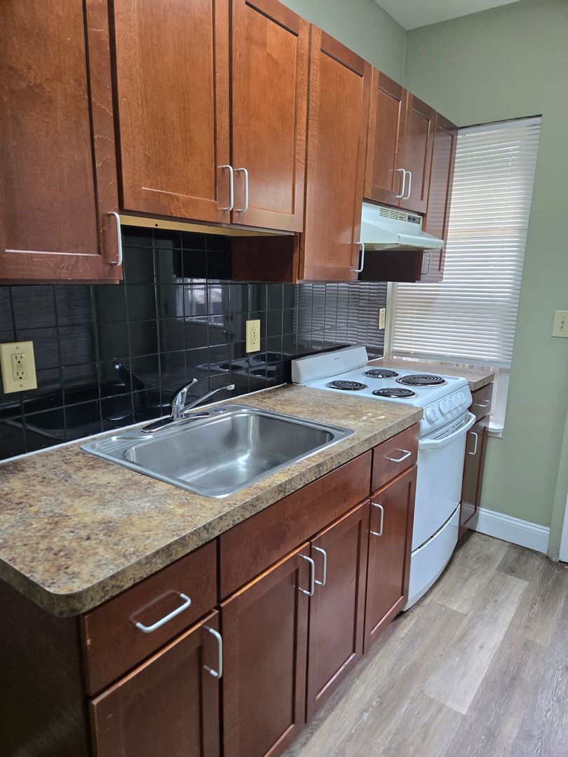 Allentown Apartment: 408 N. 8th Street