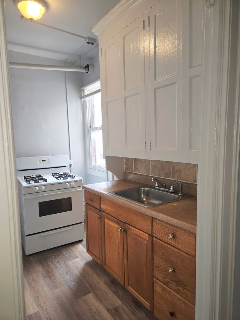 Allentown Apartment: 923 Hamilton Street