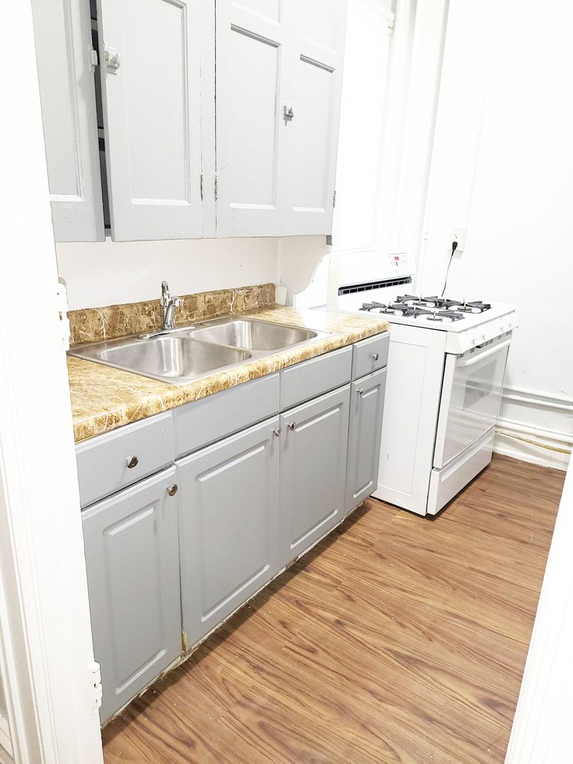 Allentown Apartment: 923 Hamilton Street