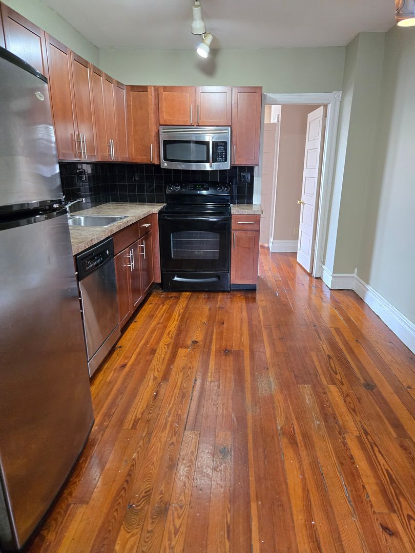 Allentown Apartment: 1424 Chew Street