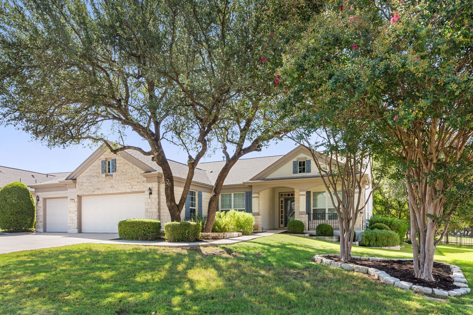 Georgetown House: 808 Armstrong Dr