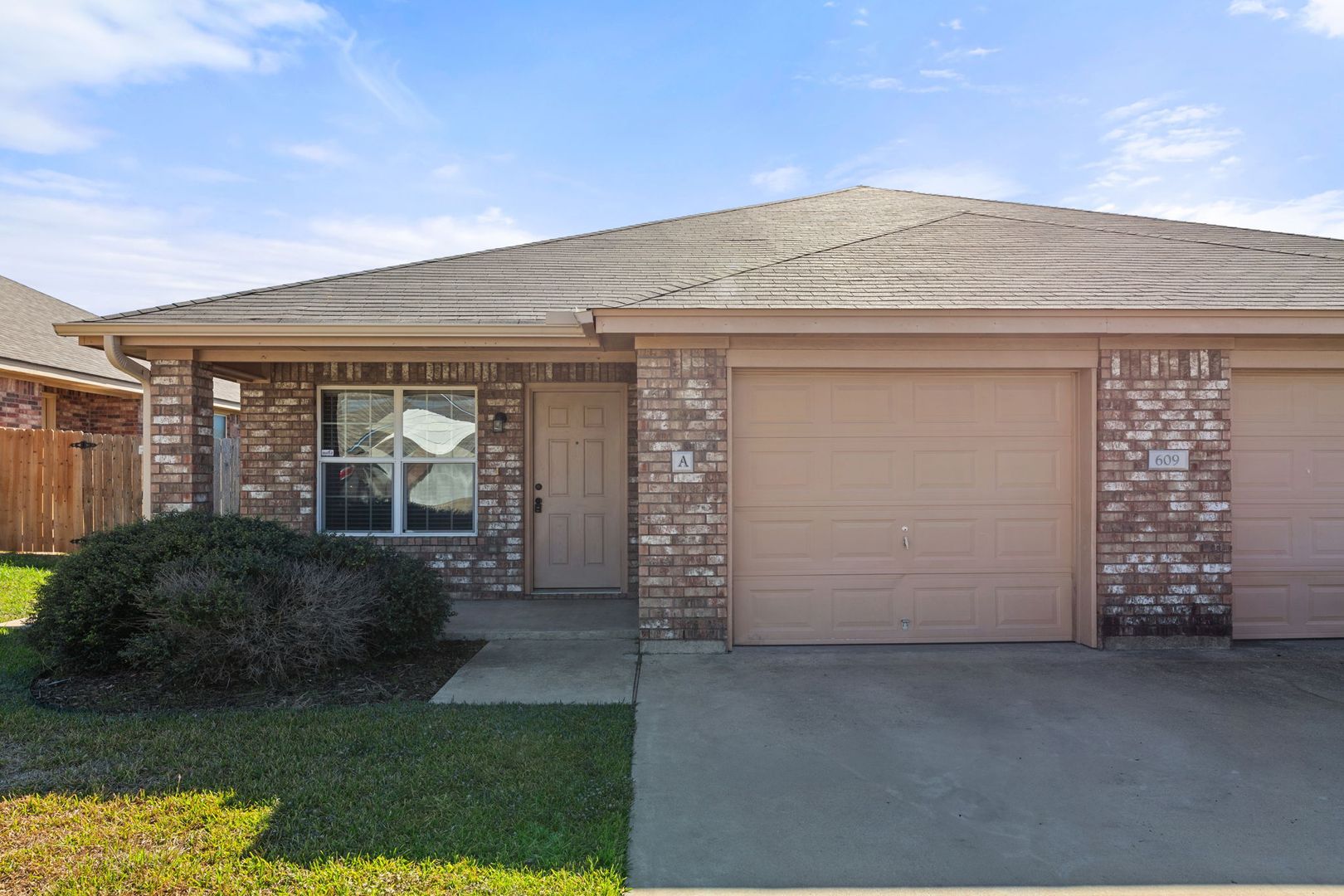 Temple Apartment: 609 W Karey Dr