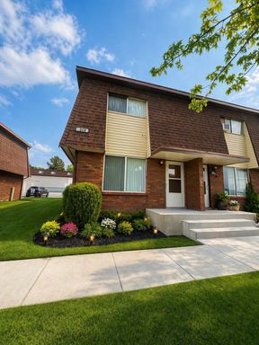 Woodland Manor Apartments – photo 1