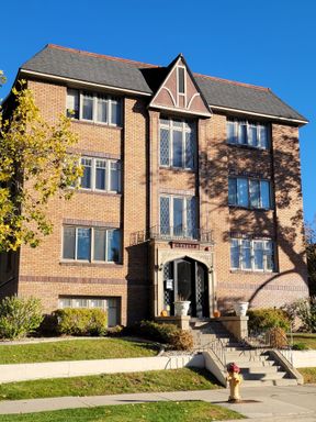 Graylynn Apartments – photo 1