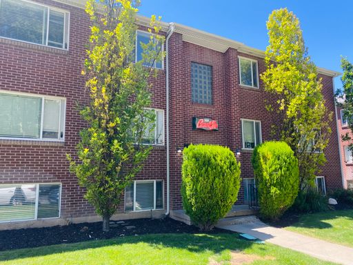 Arches Apartments – photo 1
